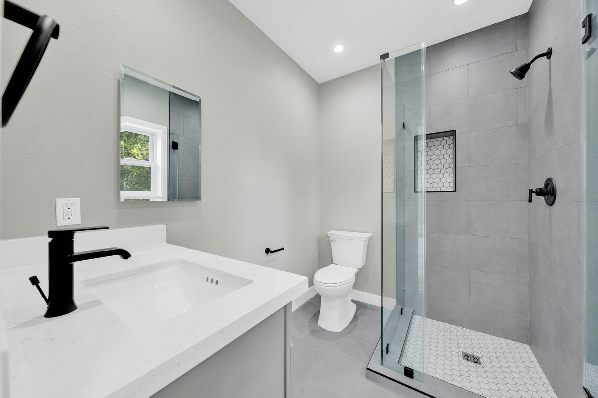 Roof and Realm tweet media