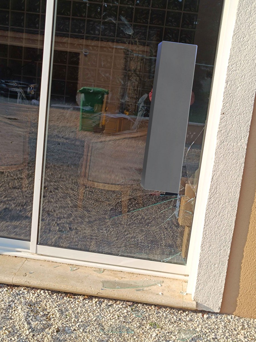 Konamiix's tweet photo. What the fuck do you tell the insurance? https://t.co/kUjcx7c3dM