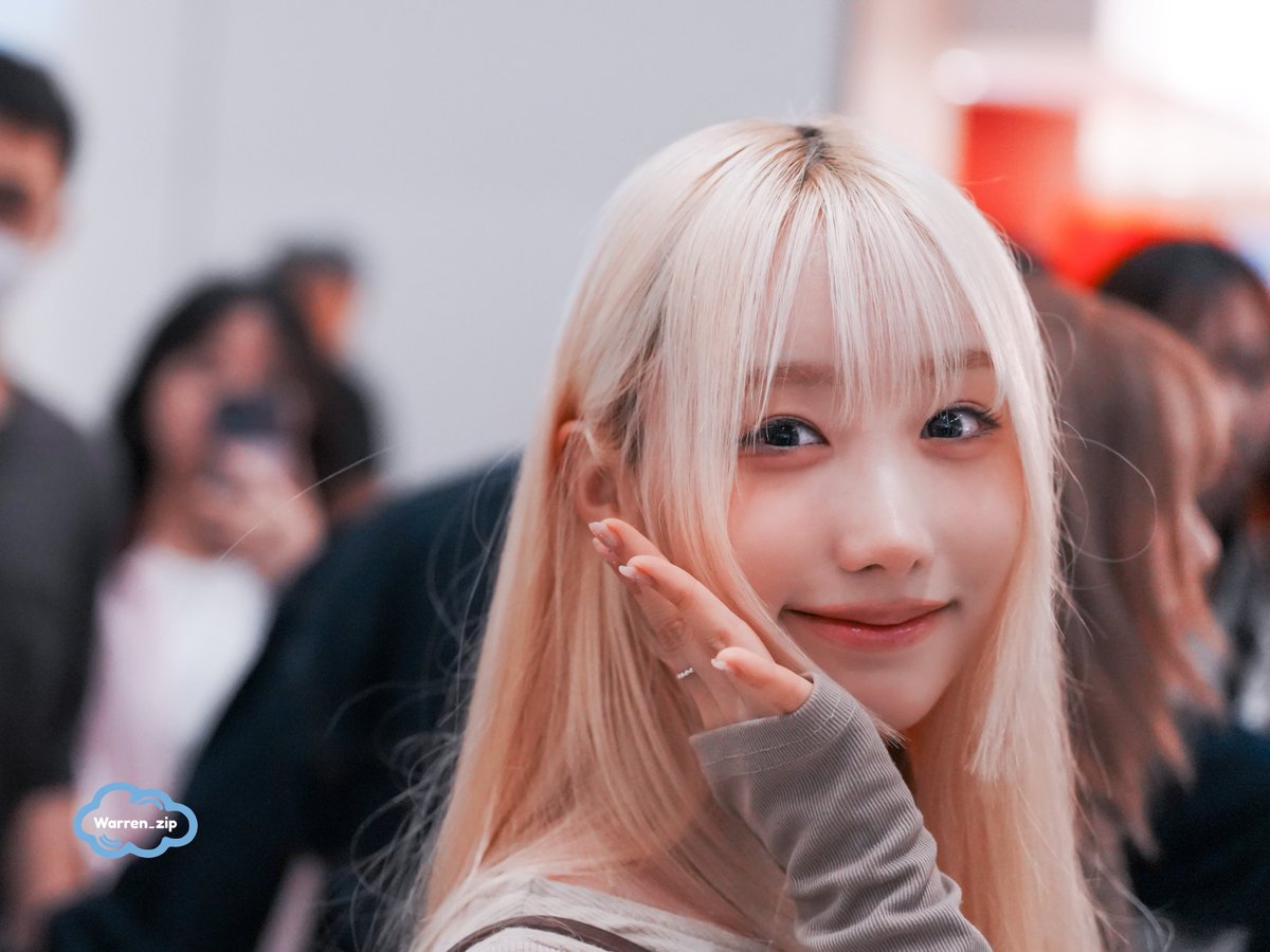 𝓦𝓪𝓻𝓻𝓮𝓷_𝔃𝓲𝓹 ☁️ tweet media