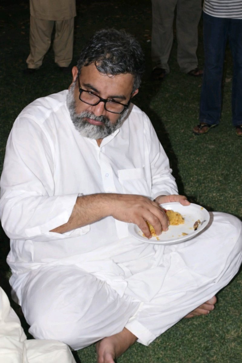 SyedAmirabba's tweet photo. مِثْلِي لَا يُبَايِعُ مِثْلَ يَزِيد"
"مجھ جیسا (شخص) یزید جیسے کی بیعت نہیں کر سکتا۔"
حسینیت زنداباد یزیدیت مرادآباد https://t.co/6UHp3pQPZd