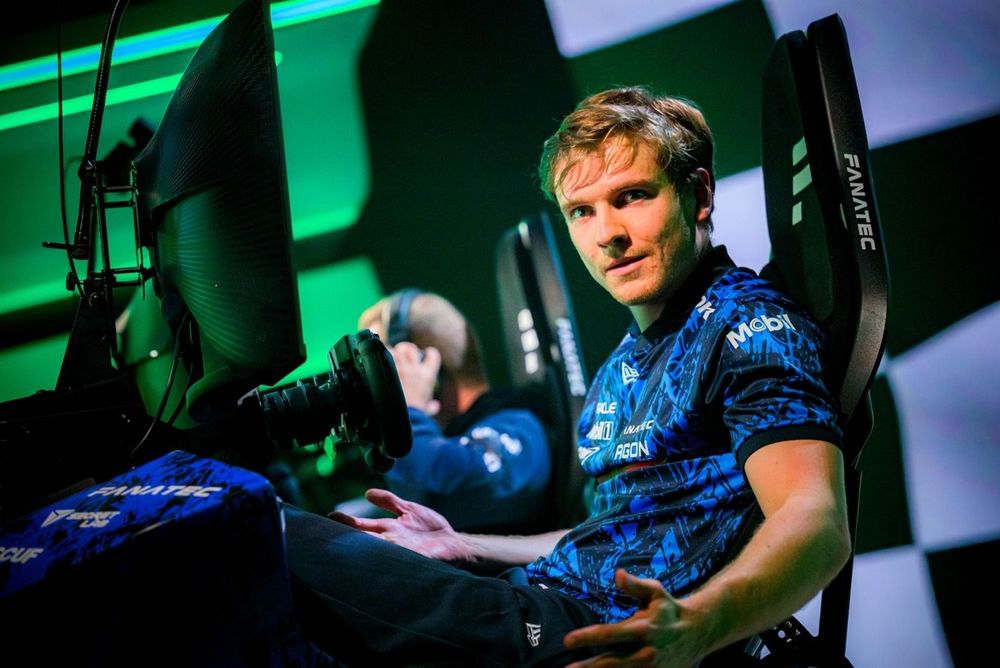 Motorsportive tweet media