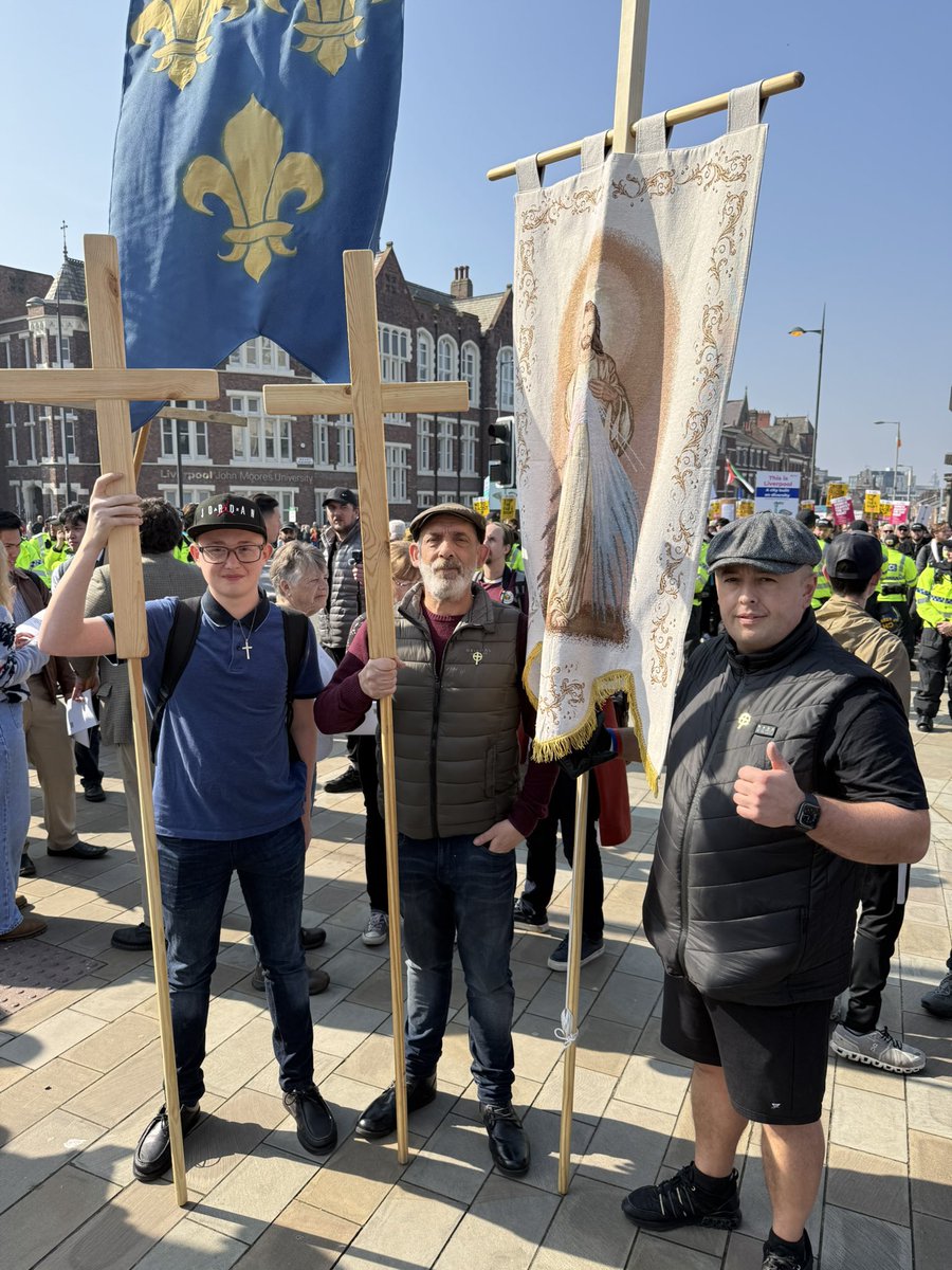 Met some very important people today <a href="/jake90593/">jake</a> <a href="/D13216Peter/">🟣Peter Davies</a> ✝️🇬🇧♥️