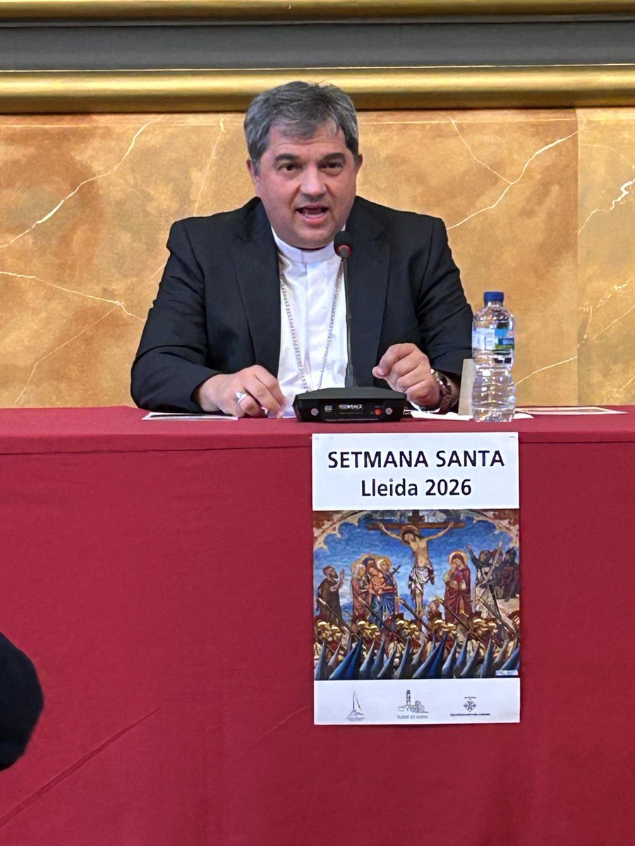 BisbatdeLleida's tweet photo. El bisbe Daniel ha reivindicat el sentit profund de l’amor en el pregó de la Setmana Santa de Lleida, que ha pronunciat aquesta tarda al paranimf de l’Acadèmia Mariana. Enguany viurà la seva primera Pasqua a la diòcesi des del seu nomenament. ✝️#SetmanaSanta https://t.co/lYud5uBr3M