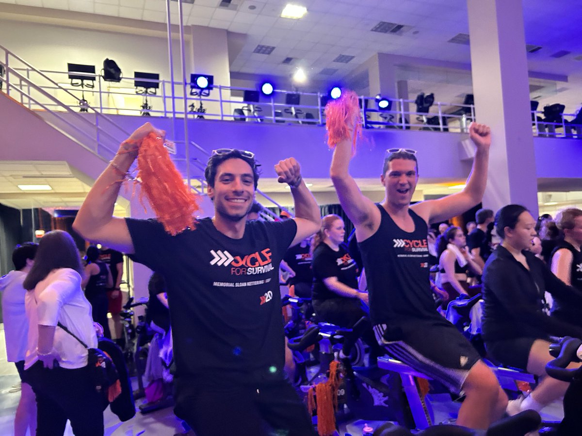 CentralParkWMD's tweet photo. 10/n
Fearless #HBP white shades 😎
Proud of this team #sPARKlab riding at @Cycle4Survival clinician-scientists pushing the next wave in pancreatic cancer.
We are finally seeing real momentum:
#KRAS #RAS targeted therapies
⭐️ Smarter immune modulation
⭐️ Biology-informed combo clinical trials
Momentum is here to move the field forward for PDAC
100% of funds go directly to research. https://t.co/9sJbQADdVp
#PancreaticCancer #TranslationalScience
#GI #RAS #Translation #Therapeutics
