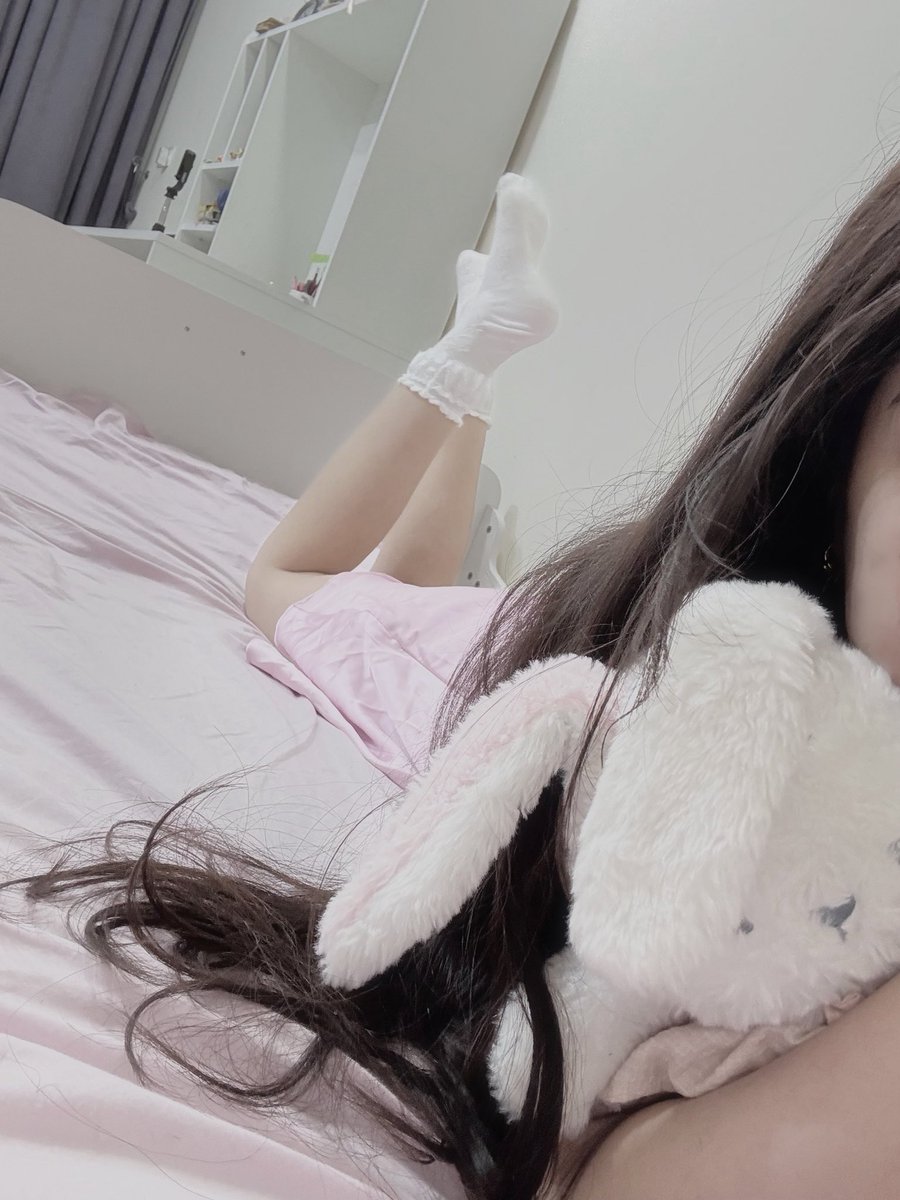 𝒟𝑜𝓁𝓁 tweet media