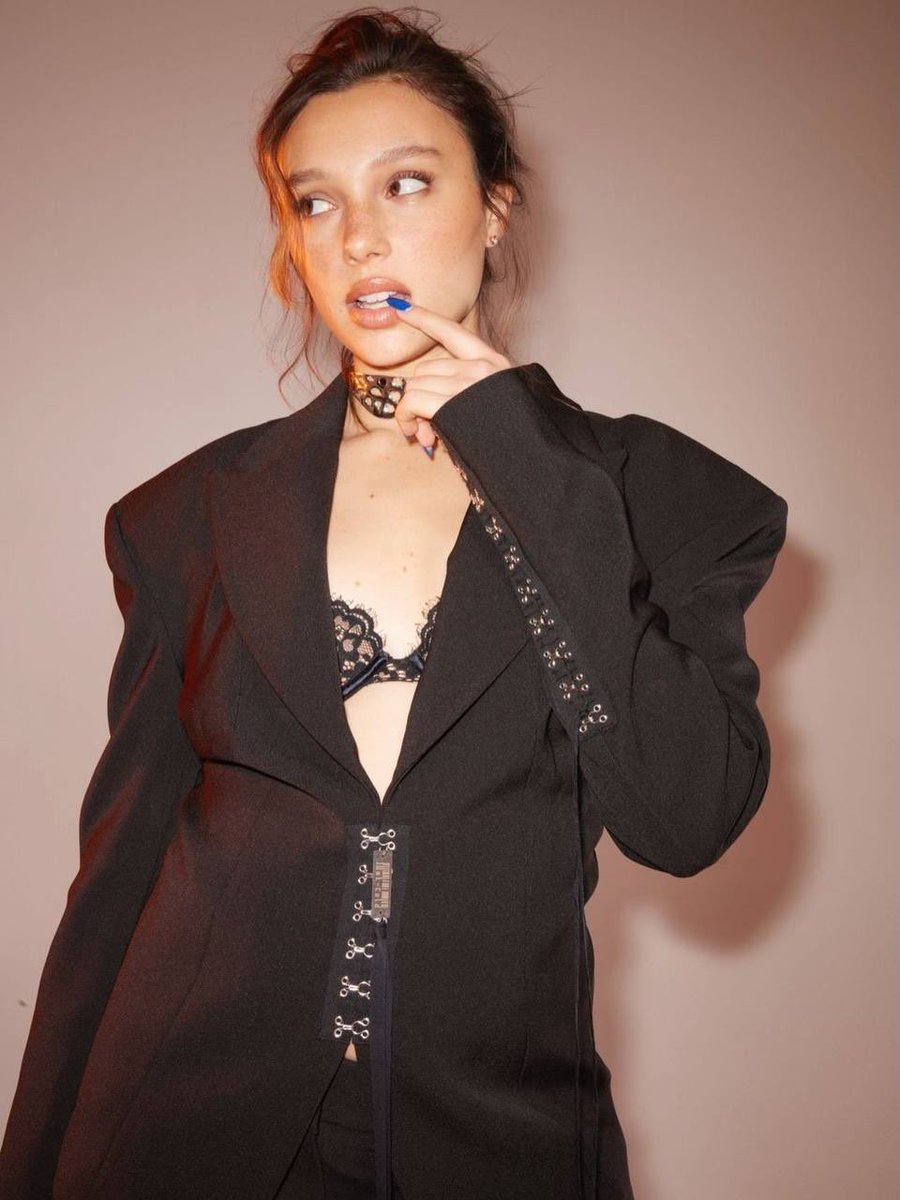 auro ✨ met gala tweet media