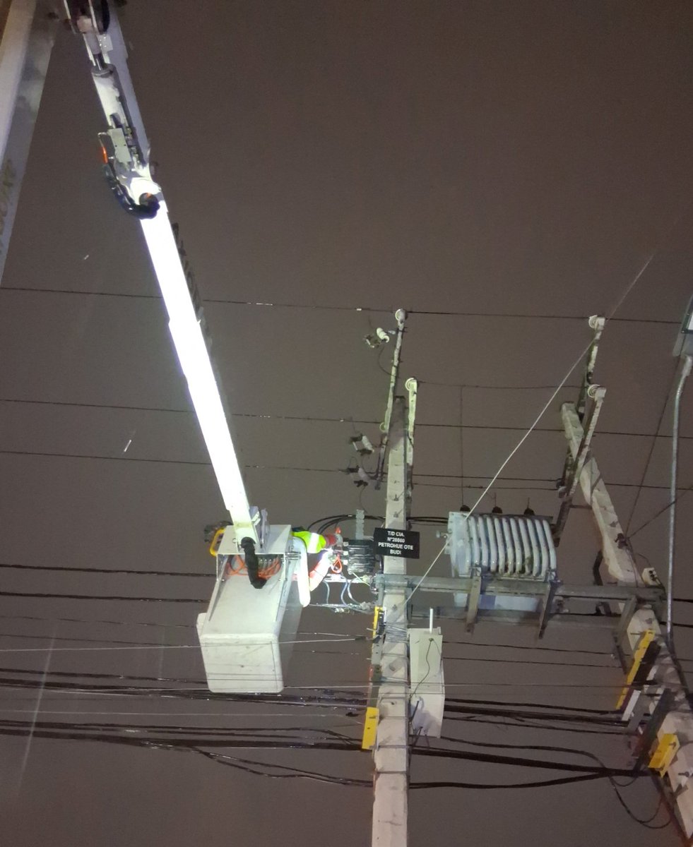Enel_Informa_CL's tweet photo. [15:07] Sobre #CorteDeEnergía que afectó al sector desde Melinka hasta Carelmapu en San Miguel, informamos que ya está totalmente recuperado. Les compartimos imágenes de lo ocurrido. https://t.co/CGMCj0urin