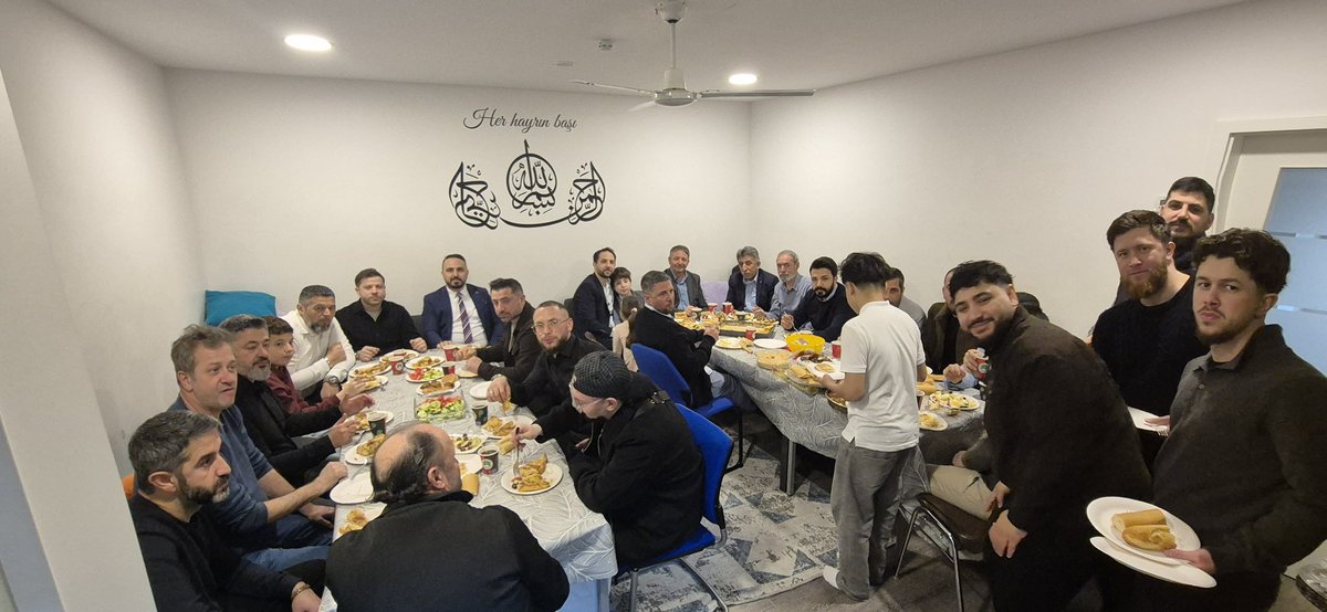 Konya’lı Cemaatimizin geleneksel #Bayram Kahvaltısı davetine icabet ettim. 

Güzel bir #birlik ve #beraberlik örneği gösteren Kardeşlerimi kutluyor nice bereketli bayramlarda buluşmayı diliyorum.
#ditib #ramazan