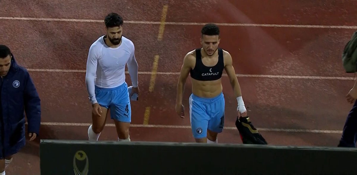FilGoal's tweet photo. حزن لاعبي بيراميدز بعد الإقصاء من دوري أبطال إفريقيا. ❌ https://t.co/1b861Jn2vZ