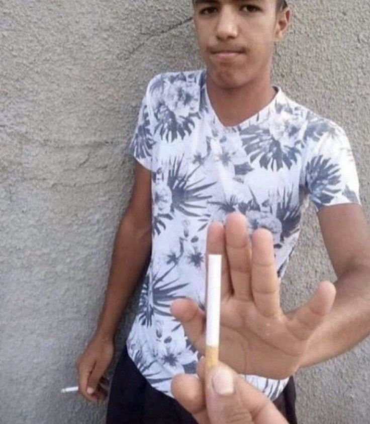 quando eu sumo por dias e apareço com uma figurinha de macaco eu me lembro bem de quem me pareço