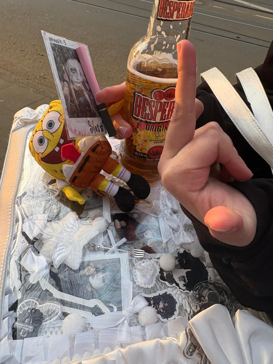 𝜗𝜚 Mio 🍍🧽 tweet media