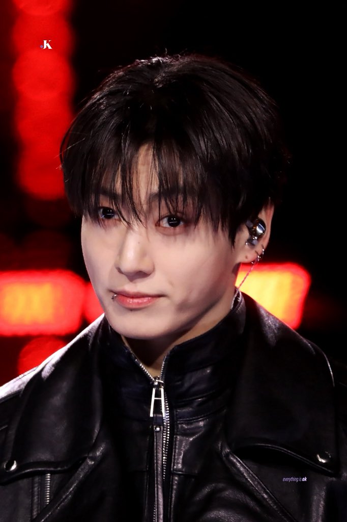 jeongreatest's tweet photo. hotter than hell https://t.co/UPwP6Bd6aR