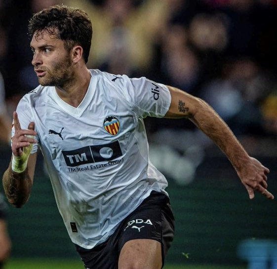 Córner Che🦇 tweet media