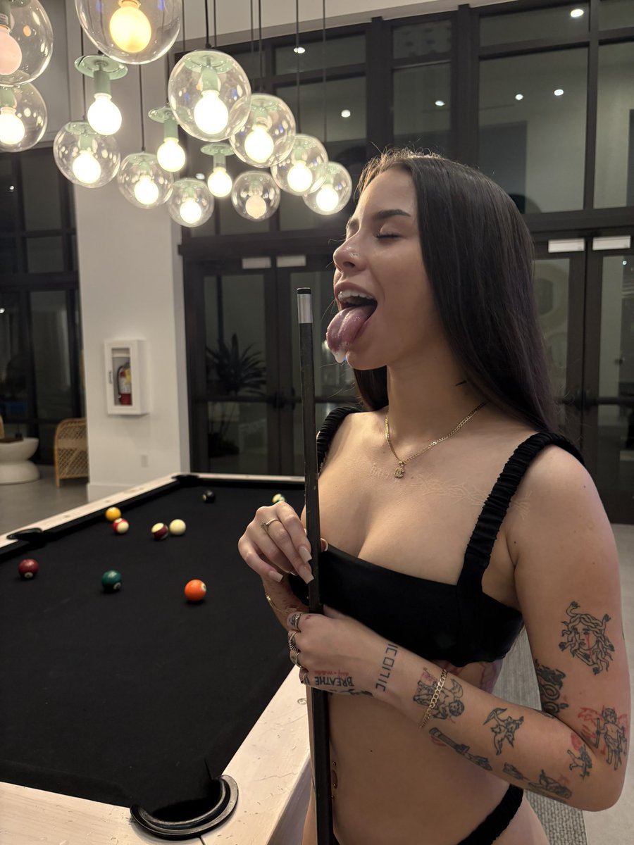 aalyiahxtorres's tweet photo. 1v1? https://t.co/0LDfaYNdAl