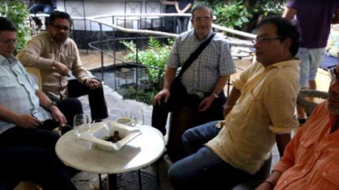 Cuando estemos frente a las urnas, no se nos olvide quién mandó a asesinar a Miguel Uribe y quiénes son sus amigos.