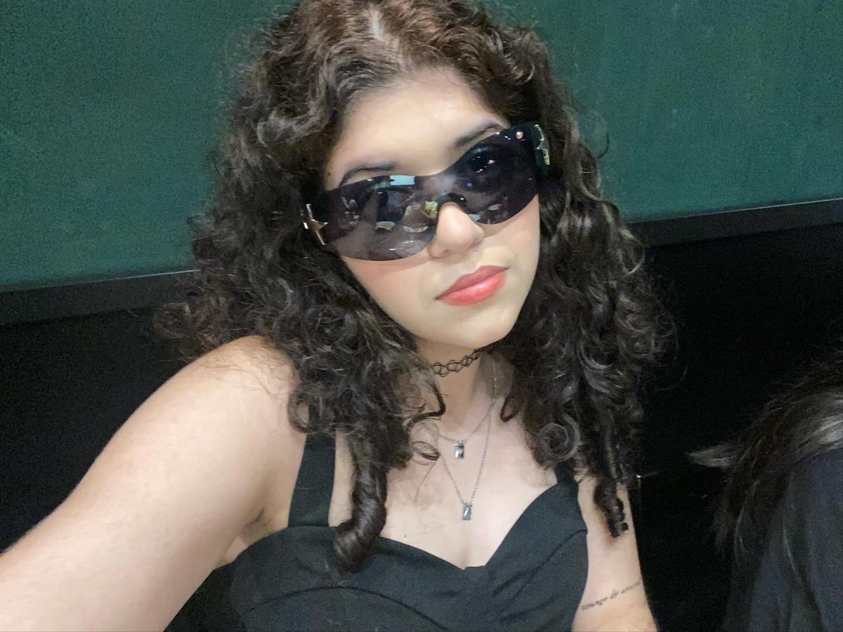 deardeetz's tweet photo. that's right i'm in my shades 😎
#AMICOSselcaday #MICOSESday https://t.co/6RHnKoMJ1B