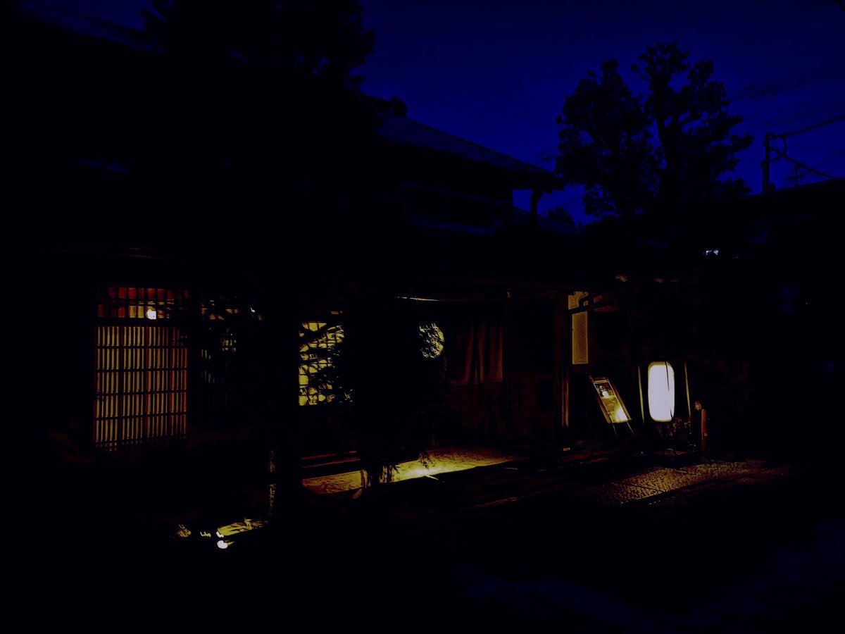 不在性書店 BE ABSENT tweet media