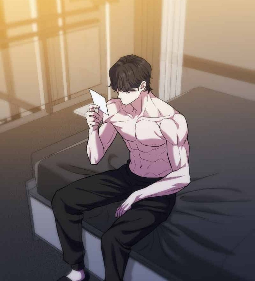 bandanadiashton's tweet photo. Kissing her picture...once a obsessed yandere, always a obsessed yandere🤭 https://t.co/qxxRlGz5NM