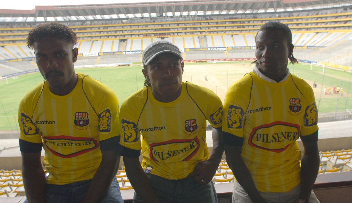 xaviersegovia32's tweet photo. José Pepelucho Cortez (i), Enrique Zarapa Gámez e Isaac Mina, presentados como nuevos refuerzos de Barcelona SC para la temporada 2007.

¿Los recuerdas?
