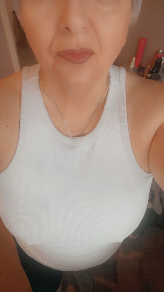 Sanny 💋 tweet media