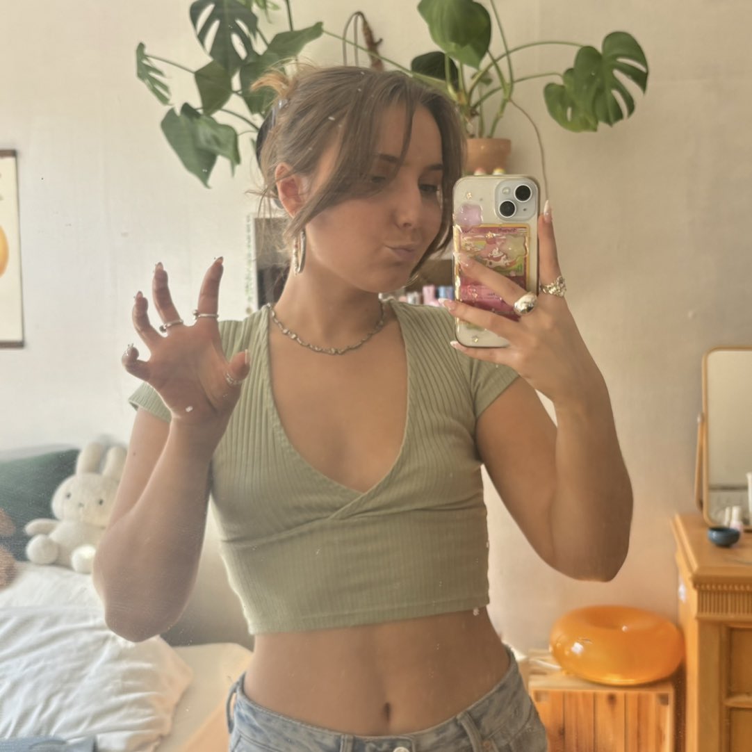 neenie 🍊 tweet media