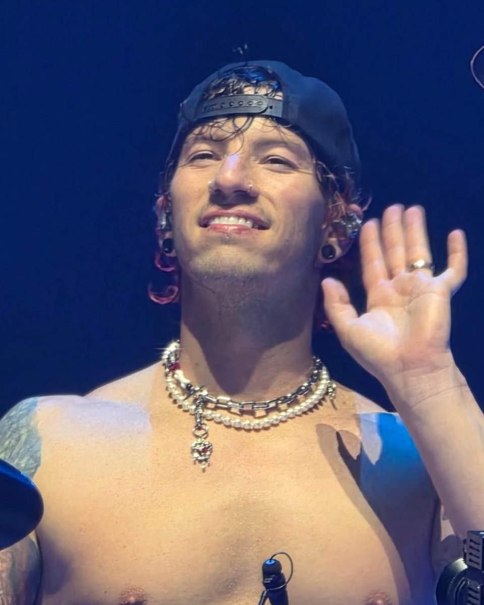 sarah ꩜⊬ tweet media