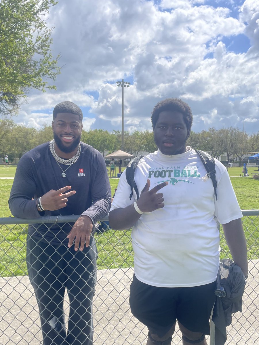 Alex Dubois tweet media