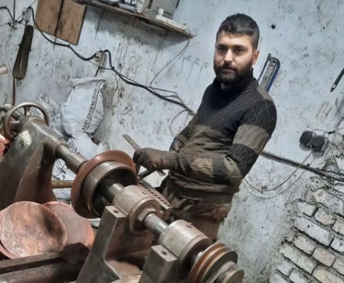 Calie | زن زندگی آزادی tweet media