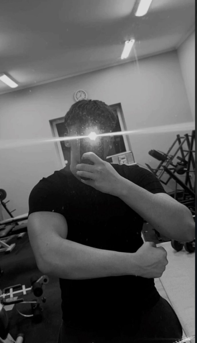 Young Master 06 👑 tweet media