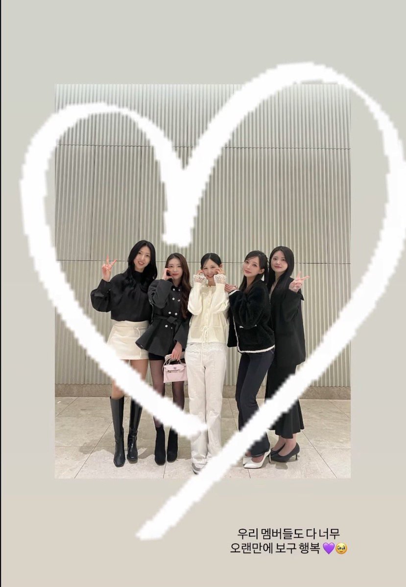 thinkingharin's tweet photo. HANEUL ITS SO GOOD TO SEE HER https://t.co/0dQEwfnBjf