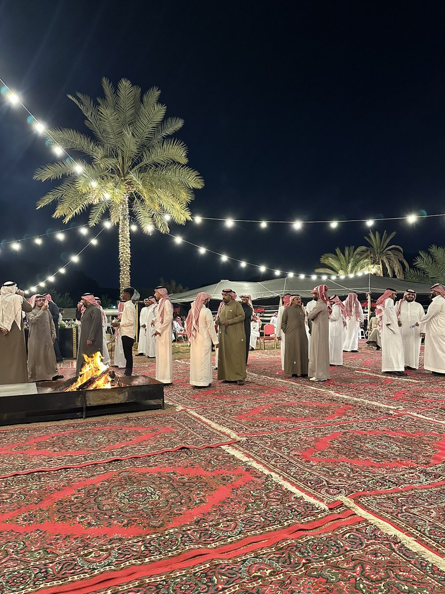 ALQNOUNFAMILY's tweet photo. اجتماع عائلة القنون بالمقصورة التاريخية بعقدة 
#كل_عام_وأنتم_بخير 
#عيد_الفطر_١٤٤٧ه 
#عقده #حائل https://t.co/GPI21awulc