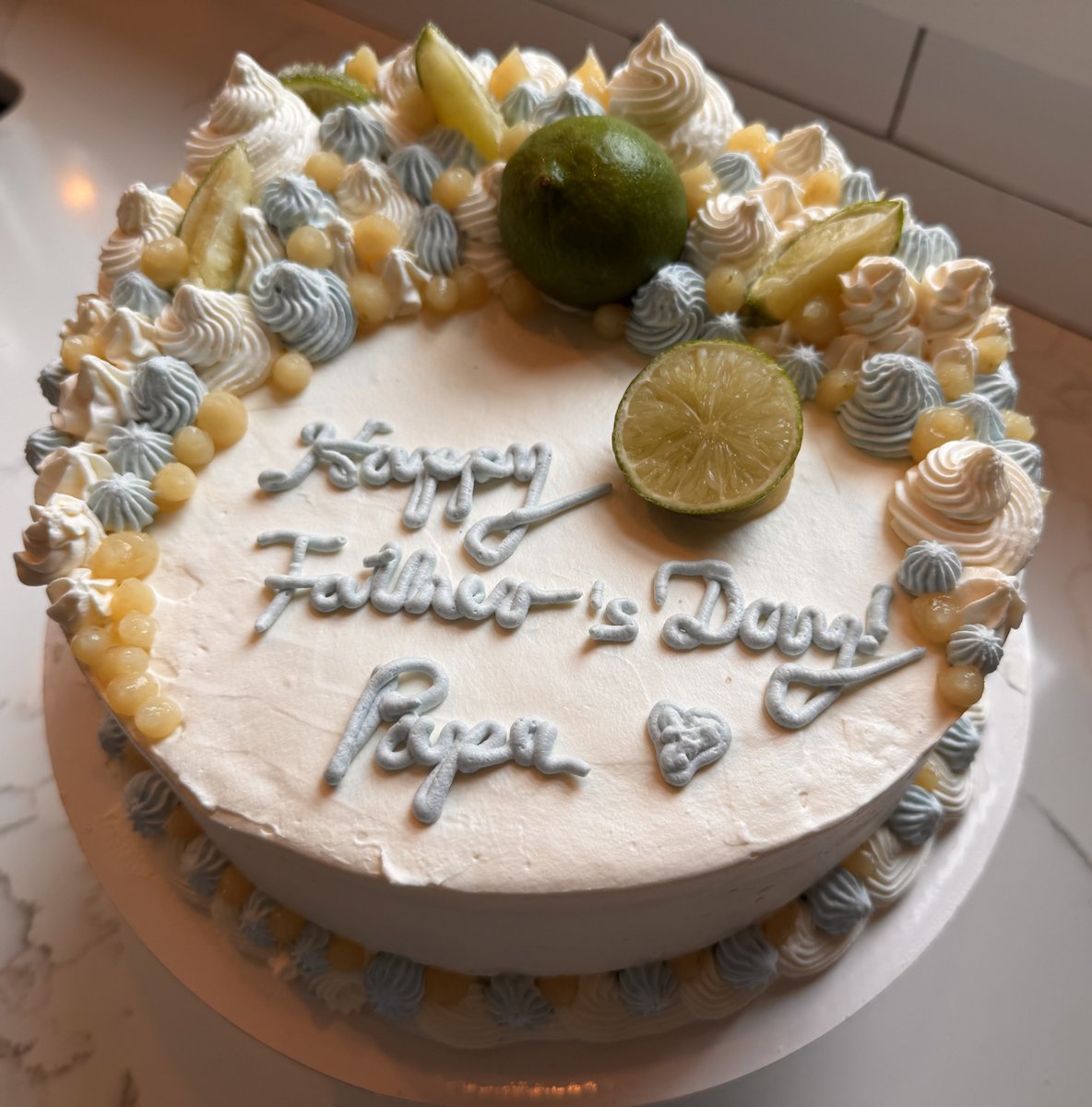 Wilde_Pantry's tweet photo. Birthday cake #vegan #cake #lime #limecurd #dessert #sweets #celebrate #torte https://t.co/HmUo9LNleu