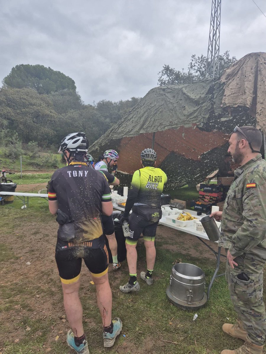FUTER_ET's tweet image. La #BRIX colabora y participa en la XXI edición de la Guzmán el Bueno, más de 4.000 deportistas de #MTB y #Trail derrochan esfuerzo y entrega en esta prueba de dureza y belleza paisajística que son sello de identidad de #SierraMorena. #Sedfuertesenlaguerra
#SomostuEjército