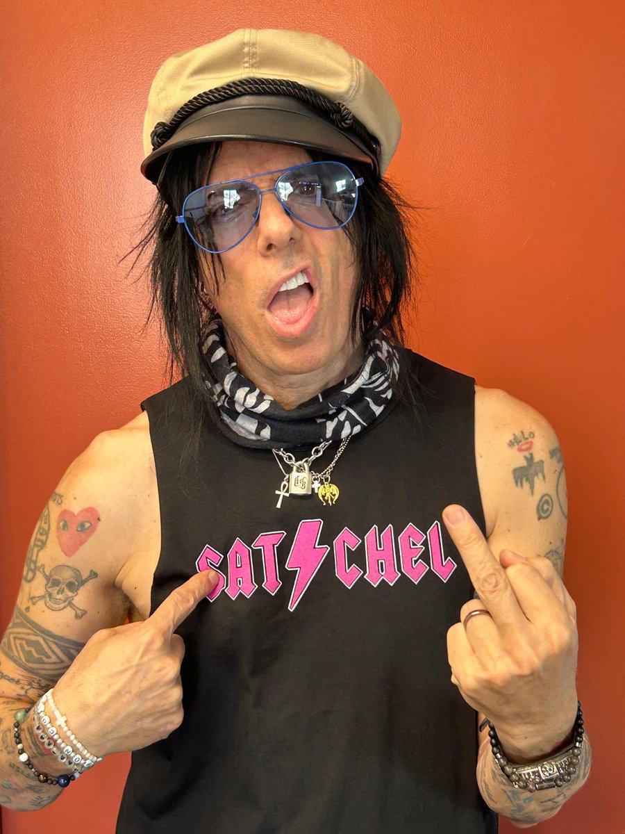 AgentRoyale's tweet photo. @AgentRoyale Artist Merch @DisVicious1 @todddammitkerns @richardfortus @hollywoodvamps @CrossboneSkully @Kane_Roberts https://t.co/vxCHbKYOnt