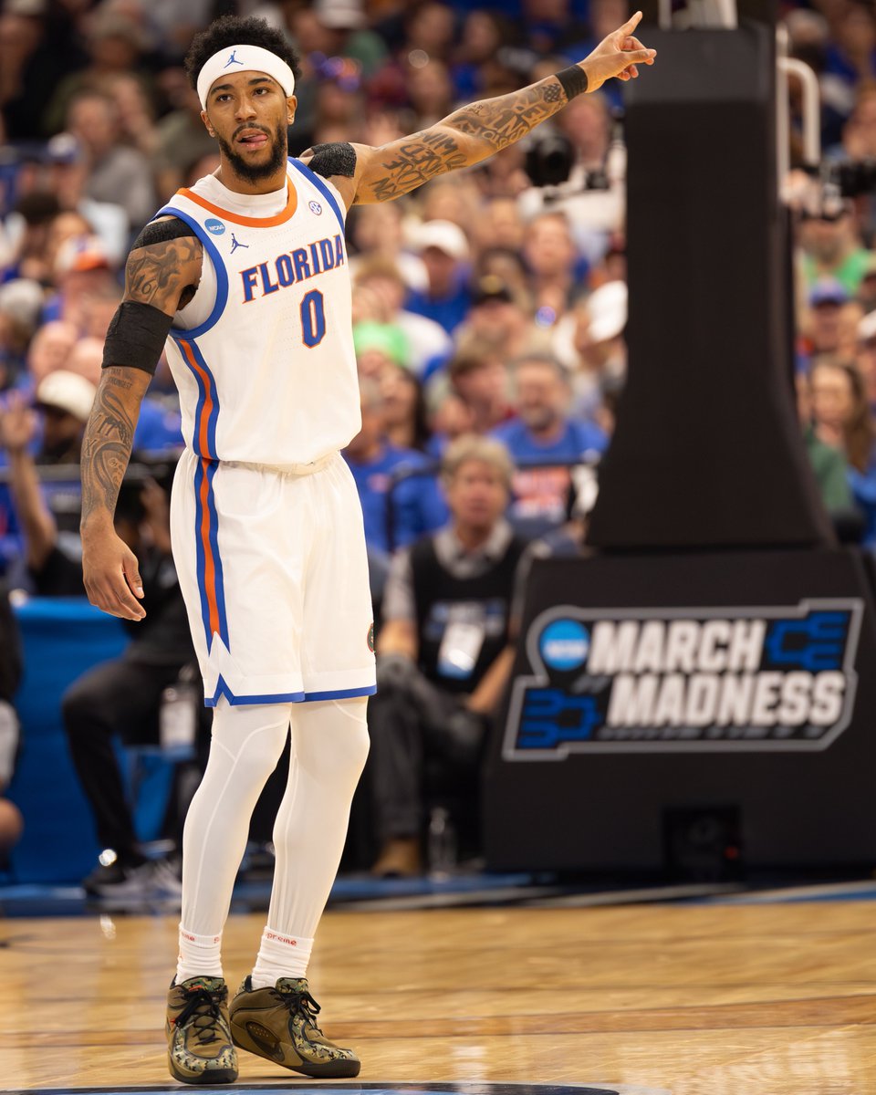 Jake1010XL's tweet photo. Round 1 🏀

📸 @1010XL https://t.co/4DBnc06779