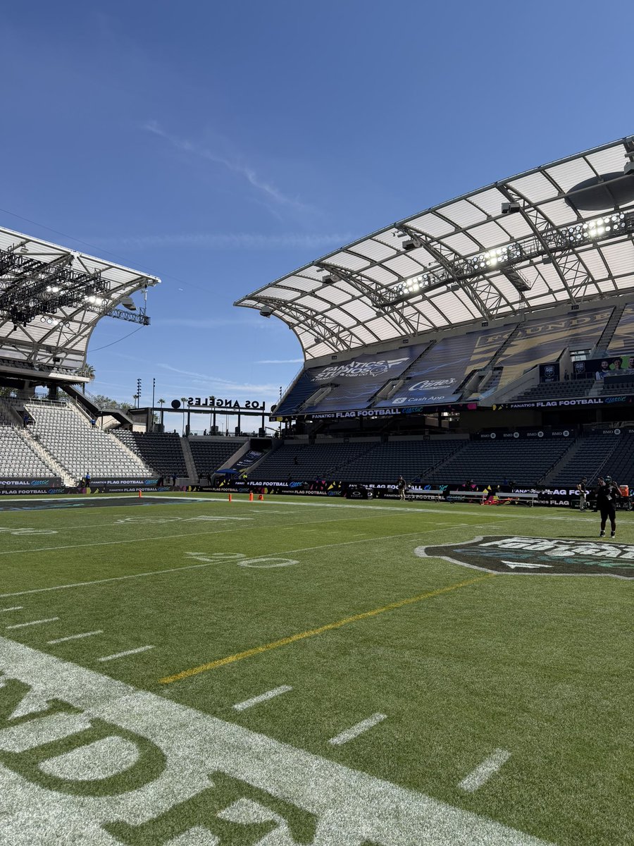 Edward Lewis tweet media