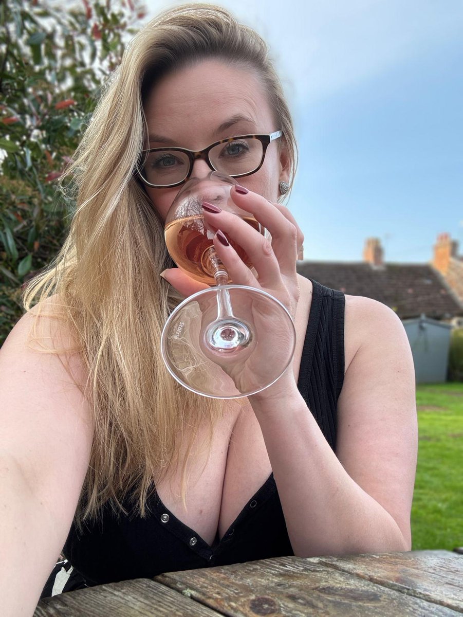 Pearl Yorke tweet media