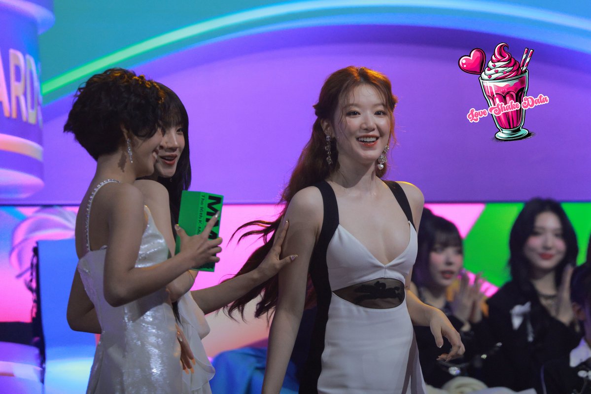 Love Shake Data tweet media