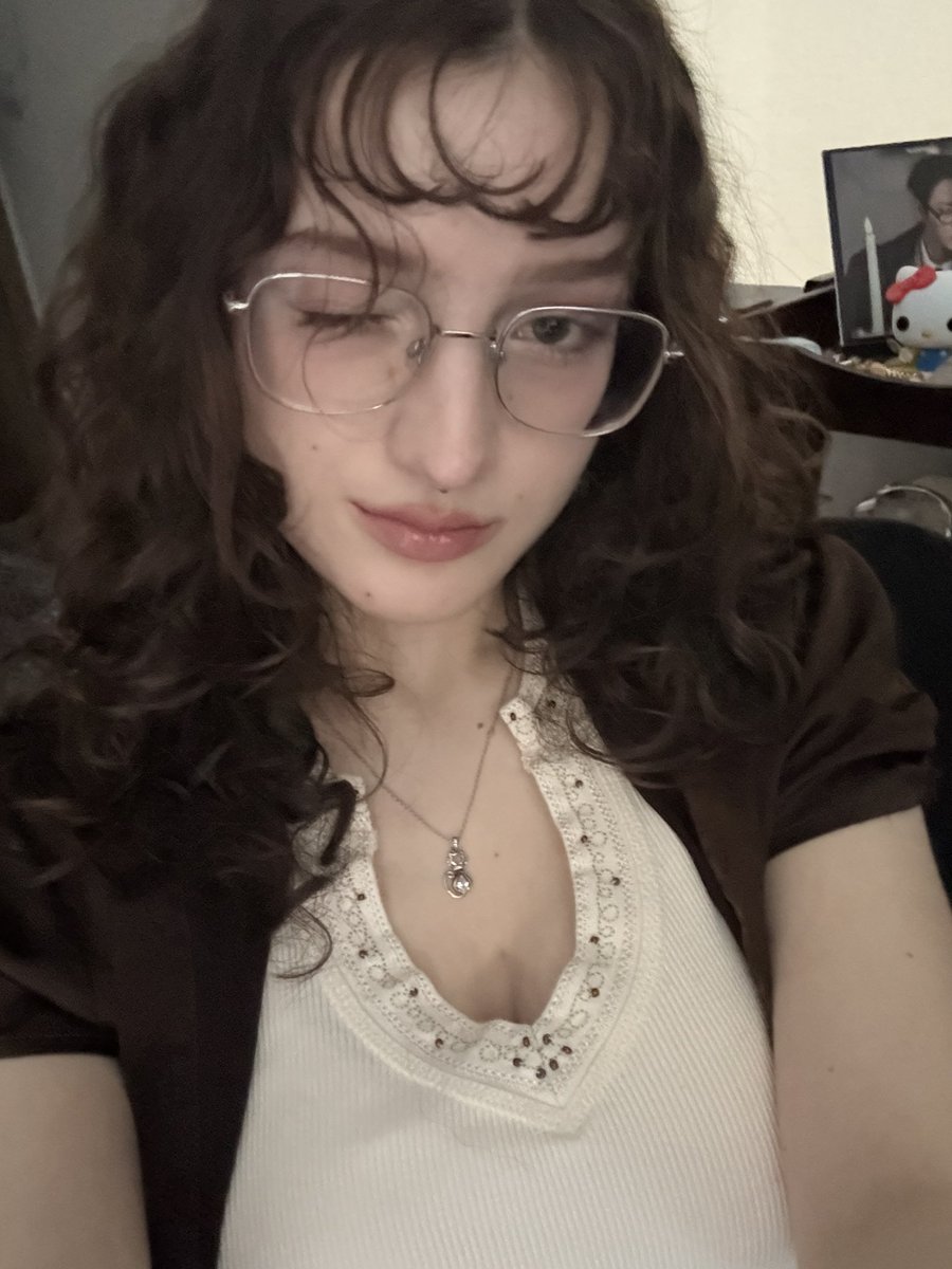 senci ✧˖°ʚ🌺ɞ tweet media