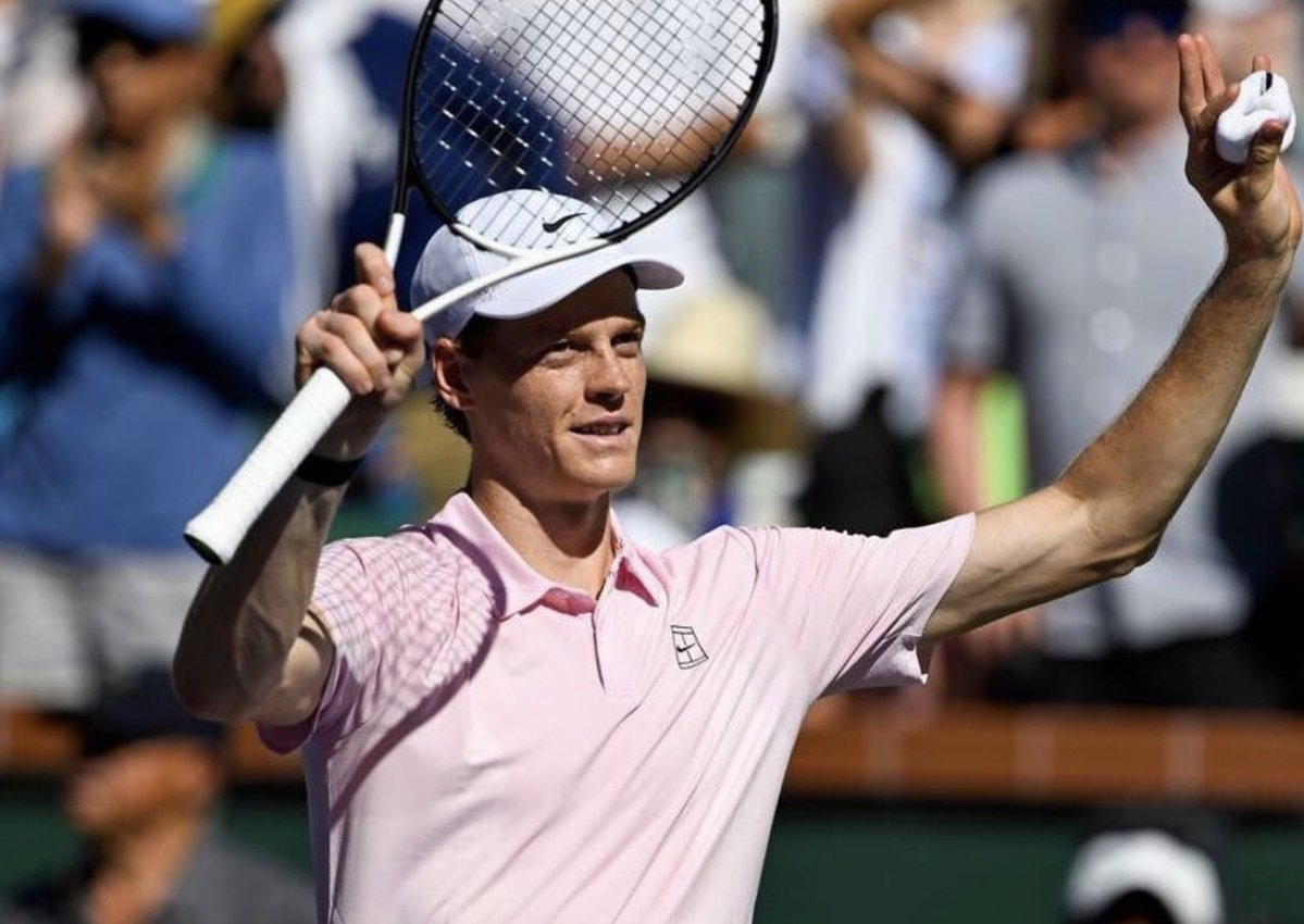 Difficile pensare che Dzumhur potesse impensierire #Sinner e così è stato.

Jannik in scioltezza ha avuto la meglio del bosniaco che sin da subito ha capito che non ci sarebbe stata l’ormai proverbiale trippa.

Nell’unico momento “pericoloso” ecco l’ace a tagliare le gambe