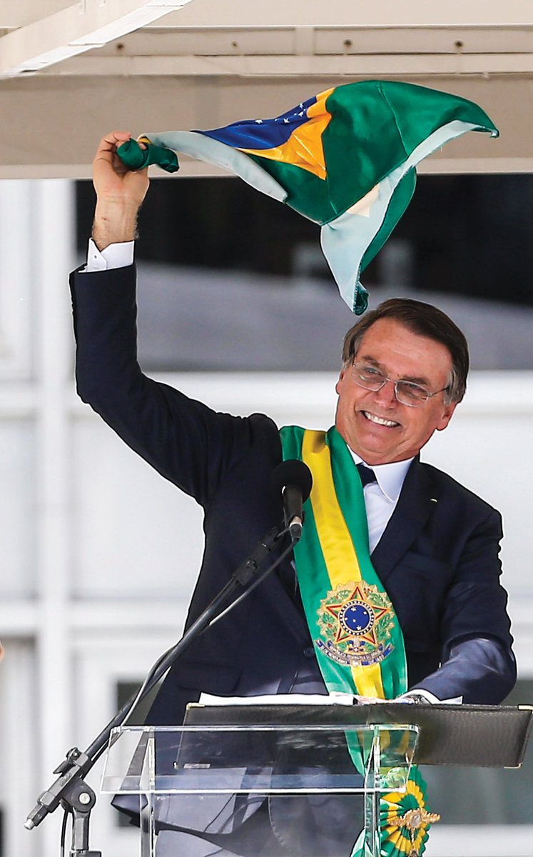 Parabéns para melhor presidente que esse país já viu, nenhum outro fará o que o Sr fez. Sabemos de toda injustiça, perseguição, teatro, farsa, inversão em todos os aspectos, políticos, morais e ideológicos.  
Contra você tudo que não presta.
Força.
Liberdade a <a href="/jairbolsonaro/">Jair M. Bolsonaro</a>