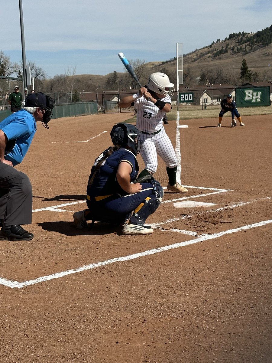 Dknuckles3's tweet photo. A good day for softball at BHSU 🥎😍 https://t.co/raQMPNtsig
