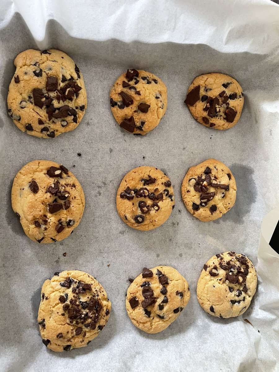 0verdu3s's tweet photo. made cookies :D https://t.co/Bv2GxPPTPr