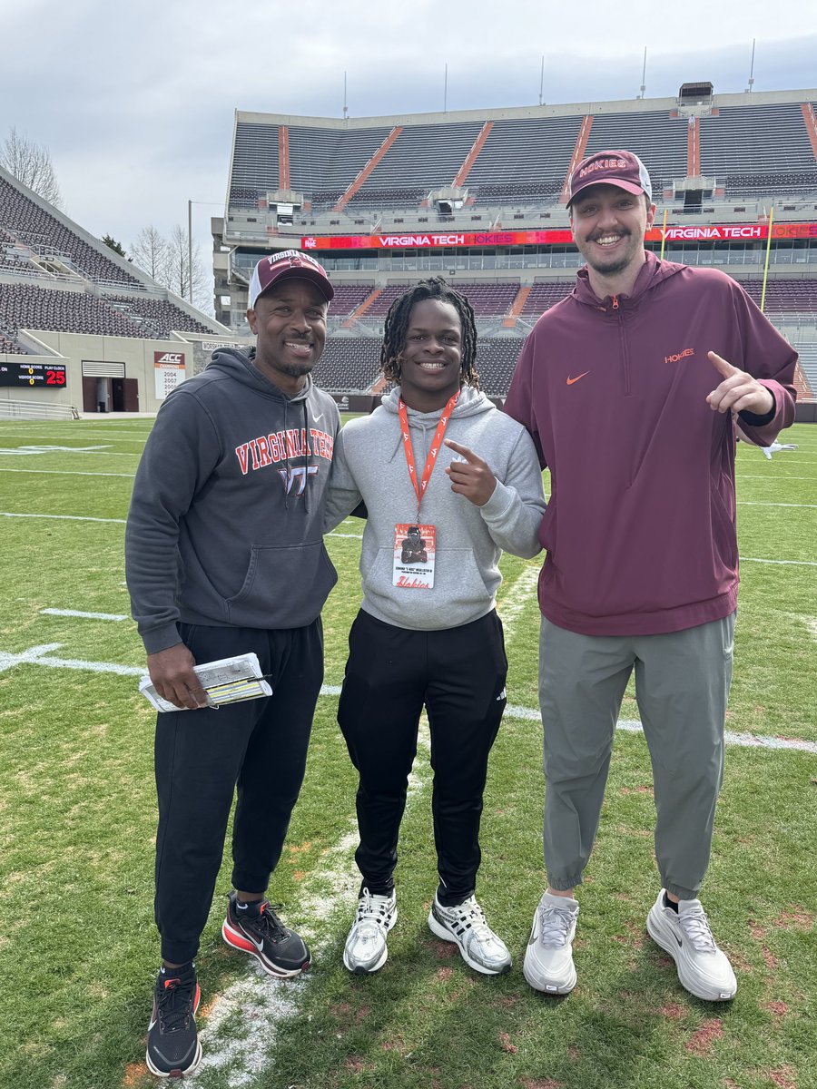 Emac2029's tweet image. After a great visit and spring practice today, I’m blessed to receive an offer from Virginia Tech! 🙏🏾
Beautiful campus, great atmosphere, and thankful to @coach_norv for the offer!
#AGTG #Hokies #ClassOf2029 #RunningBack @chrismahon_ @coachjfranklin @HokiesFB