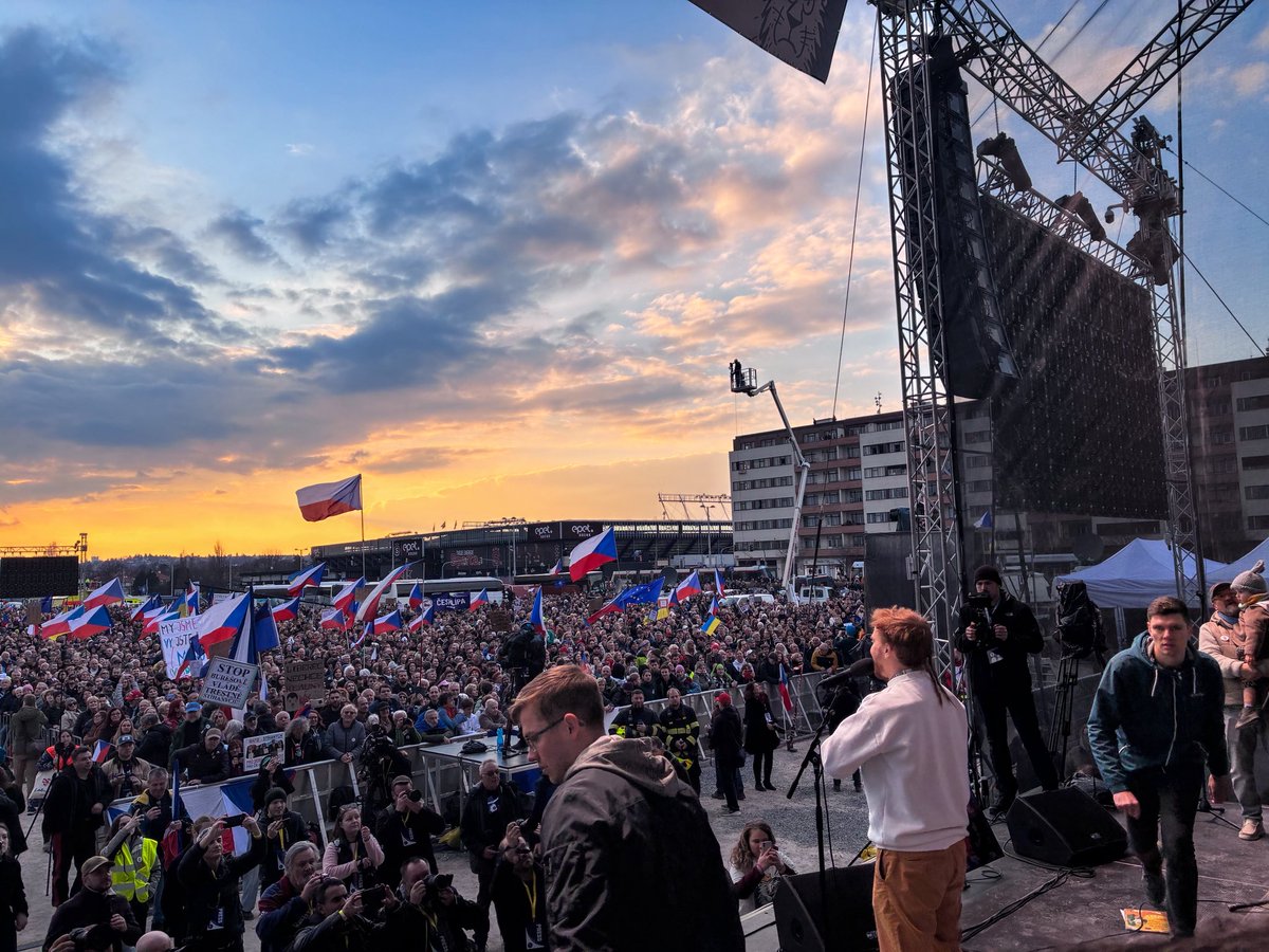 Hana Kubátová tweet media