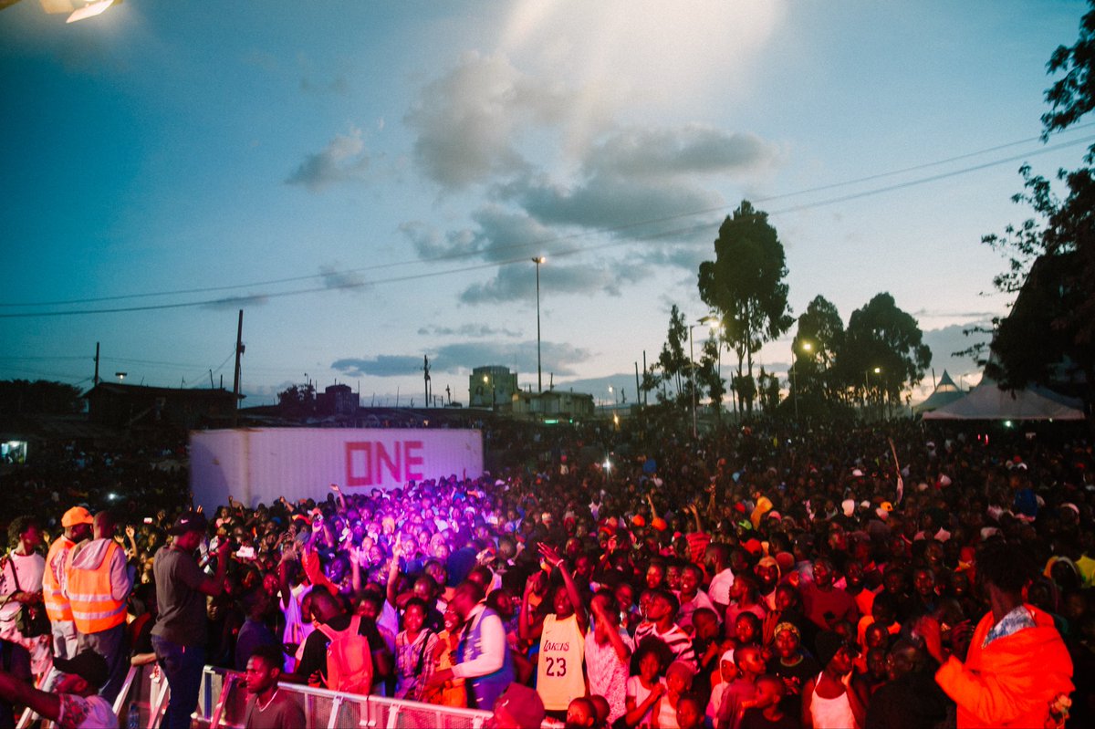 OCTOPIZZO's tweet photo. At Kamukunji Grounds, Sarang’ombe, “Umechukua” Voter Registration Drive through music and art 2022, we stood up and proved one thing, Kibra is ready for change.

The internet made knowledge free and focus expensive 
#TukoKadi #NikoKadi STAY FOCUSED!
Hio pattern Naona inaanza ya kugateKeep tuchoree.

#DON 🐐