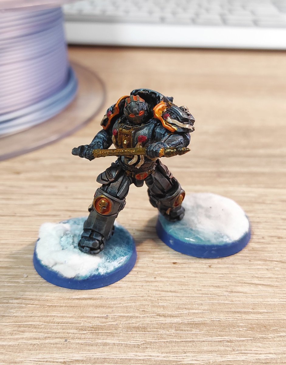 ArxOpus's tweet image. Test de peinture et de couleur sur une mini imprimé en 3D.
Je ne sais pas trop ce que je cherchais à faire mais je trouve le schéma intéressant😅
Le manche du marteau est un cure-dent en bois. Il faut que je recolle le reste...

#warhammer40k
#minipainting