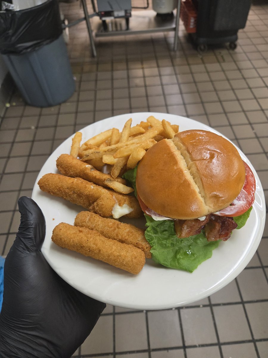 Thalia 🏳️⚧️ tweet media