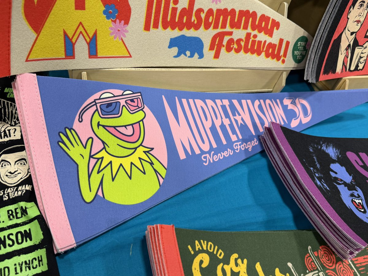 Review the World tweet media