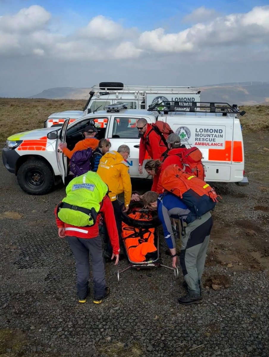 LomondMRT's tweet image. #CallOut 10/26

At 10:53 this morning, Lomond MRT were called to an individual with a suspected broken ankle on Hart Hill close to Holehead in the Campsie Fells.